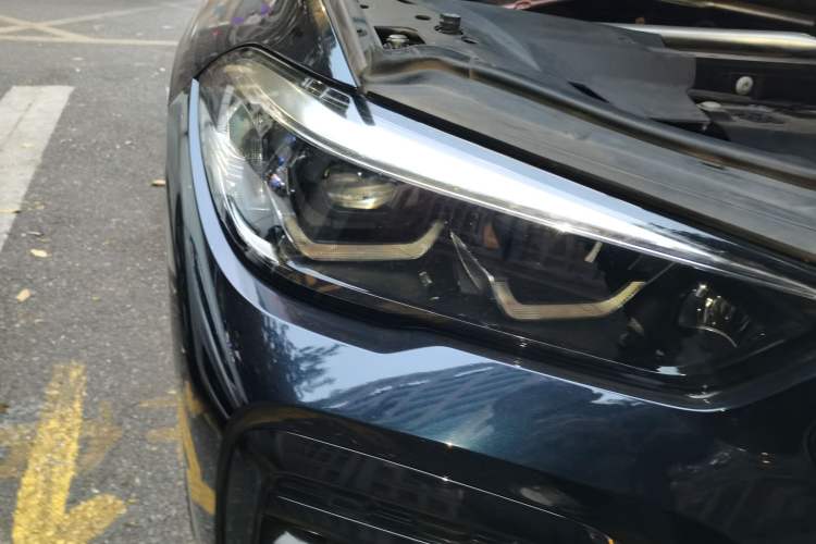 Used BMW X6 2022 xDrive30i M Sport Package Right Front Headlight