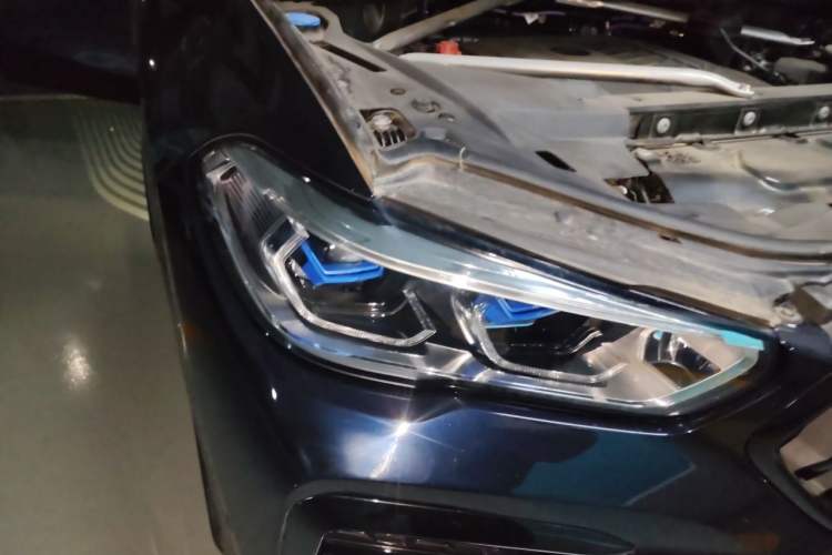 Used BMW X6 2022 Restyled xDrive40i M Sport Package Right Front Headlight