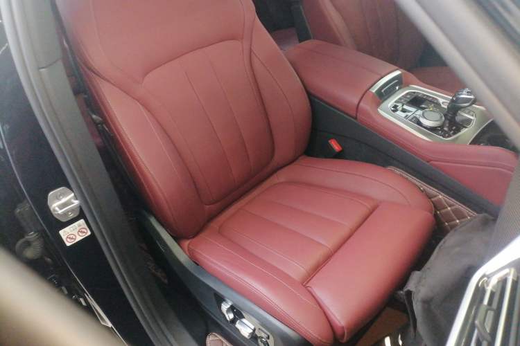 Used BMW X6 2022 xDrive40i Luxury Edition M Sport Package Right Front Seat