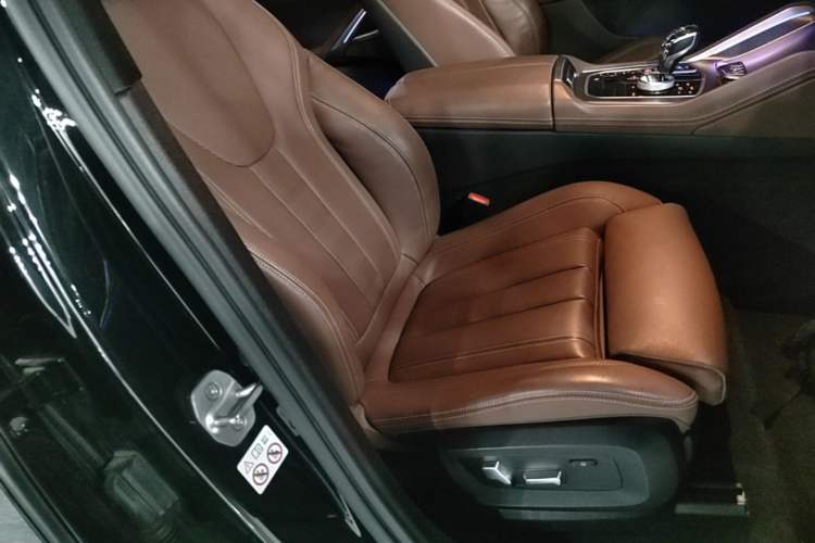 Used BMW X6 2022 Restyled xDrive40i M Sport Package Right Front Seat