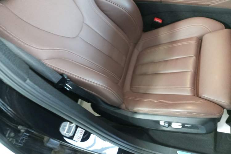 Used BMW X6 2022 Restyled xDrive40i M Sport Package Right Front Seat