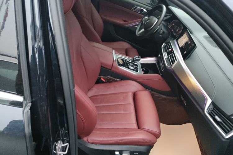 Used BMW X6 2022 Restyled xDrive40i M Sport Package Right Front Seat
