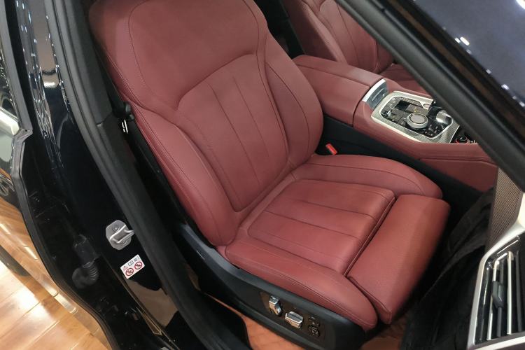 Used BMW X6 2022 xDrive40i Luxury Edition M Sport Package Right Front Seat