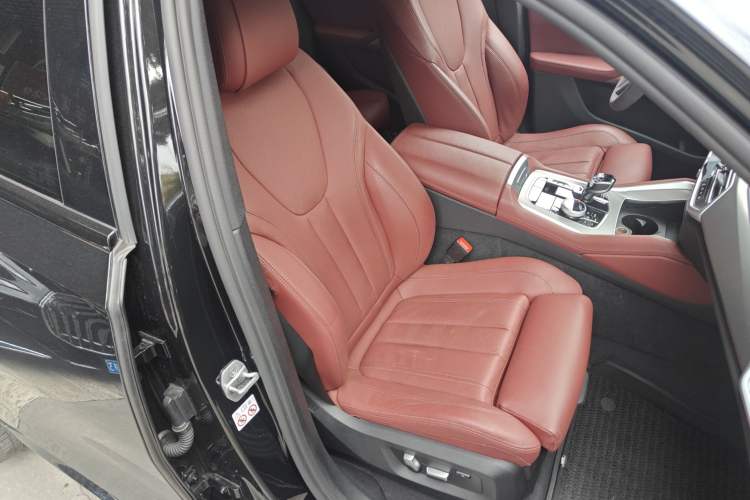Used BMW X6 2022 Restyled xDrive30i M Sport Package Right Front Seat