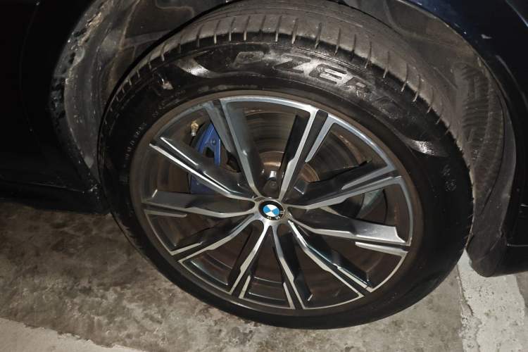 Used BMW X6 2022 Restyled xDrive30i M Sport Package Right Front Wheel Hub