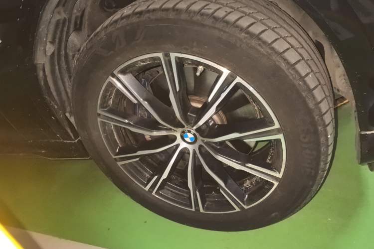 Used BMW X6 2022 Restyled xDrive30i M Sport Package Right Front Wheel Hub