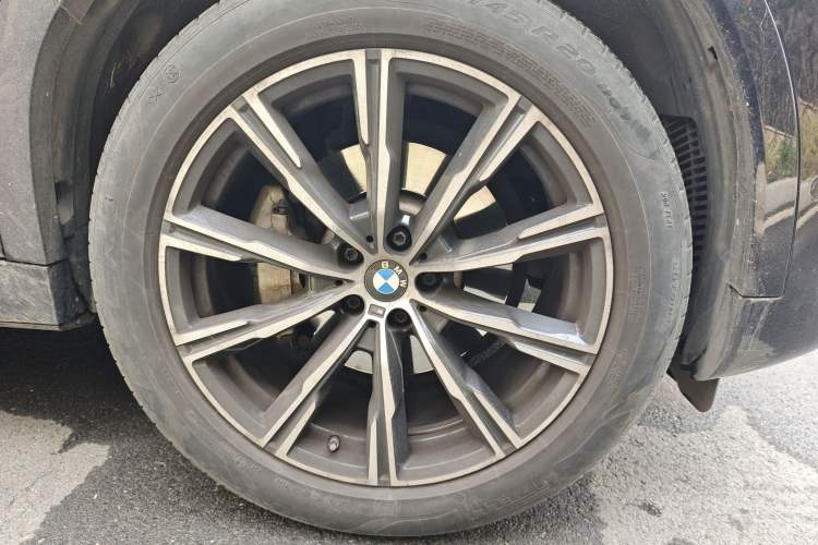 Used BMW X6 2022 xDrive30i M Sport Package Right Front Wheel Hub