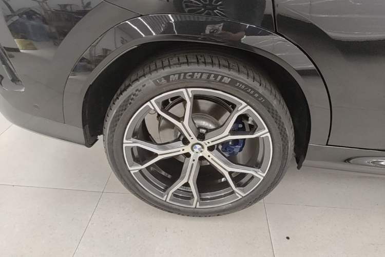 Used BMW X6 2022 Second Facelift xDrive40i M Sport Package Right Rear Wheel Hub