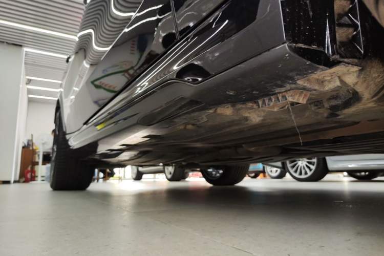 Used BMW X6 2022 Second Facelift xDrive40i M Sport Package Right Side Sill
