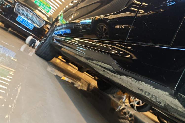 Used BMW X6 2022 Second Facelift xDrive40i Luxury Version M Sport Package Right Side Sill