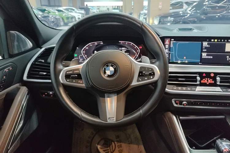 Used BMW X6 2022 Second Facelift xDrive40i M Sport Package Steering Wheel