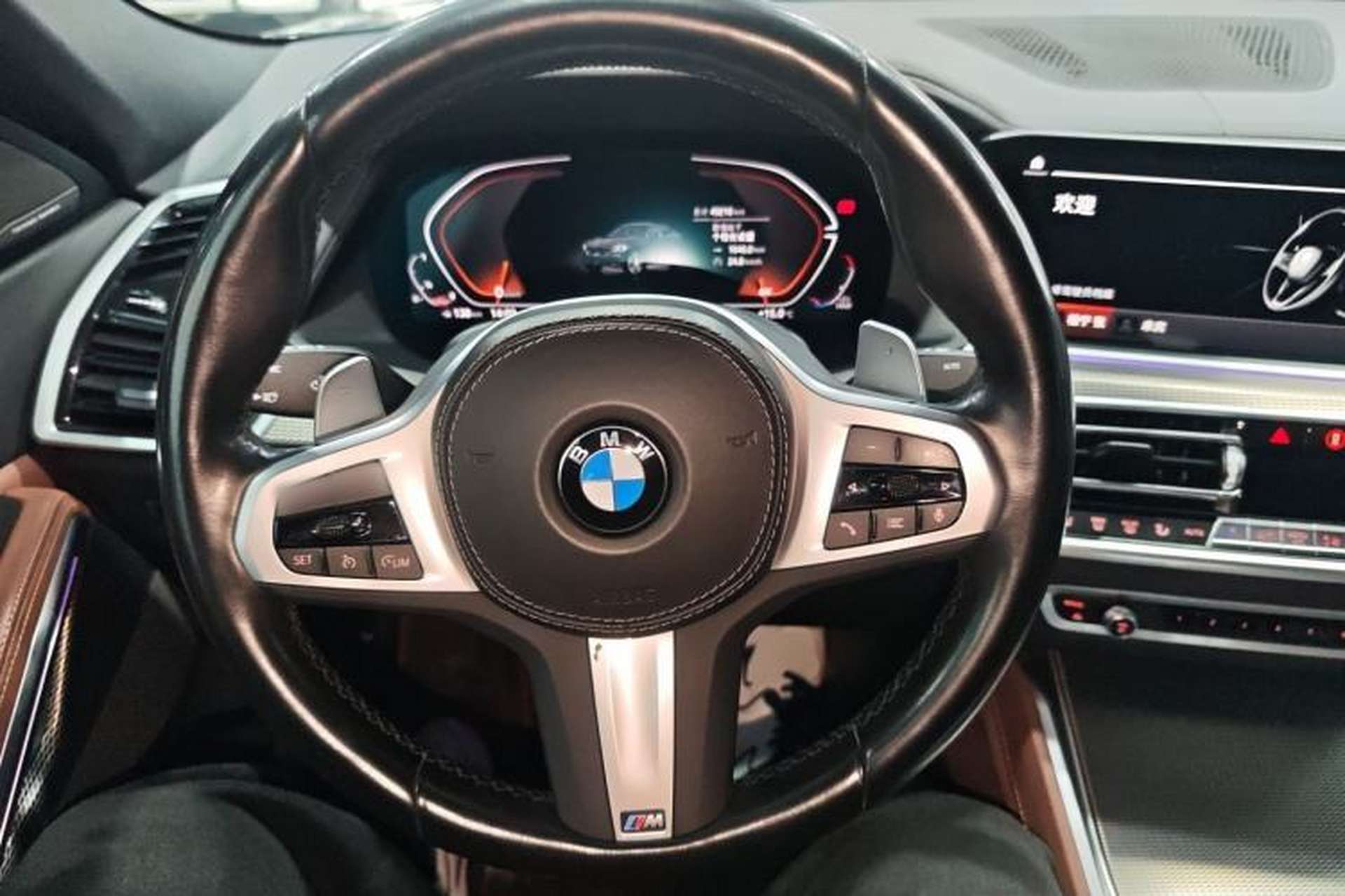 Used BMW X6 2022 Second Facelift xDrive40i M Sport Package Steering Wheel