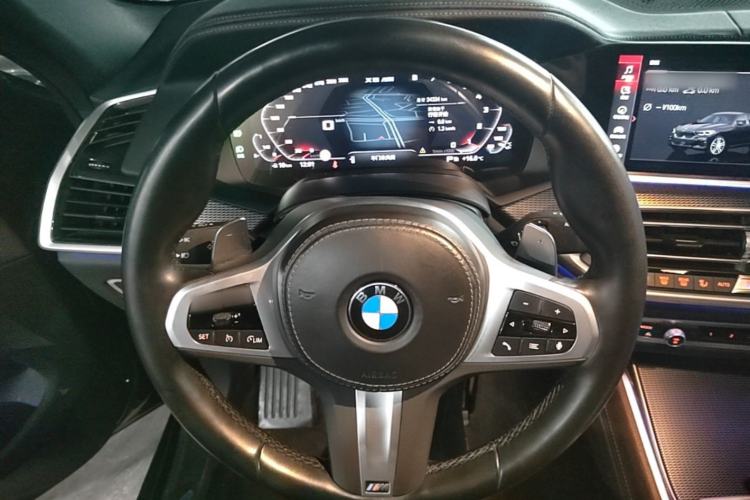 Used BMW X6 2022 Restyled xDrive40i M Sport Package Steering Wheel