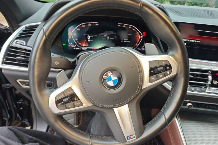 Used BMW X6 2022 Second Facelift xDrive40i M Sport Package Steering Wheel