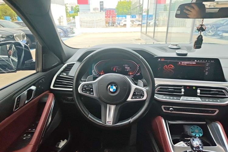 Used BMW X6 2022 Facelift xDrive40i Luxury Edition M Sport Package Steering Wheel