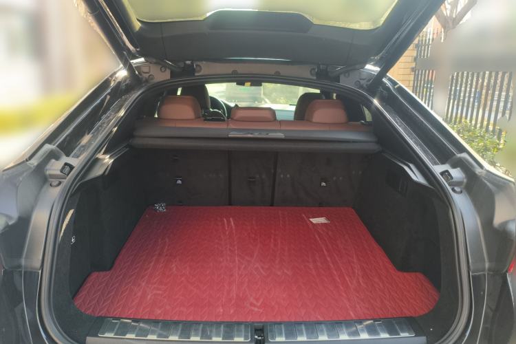Used BMW X6 2022 xDrive40i M Sport Package Trunk