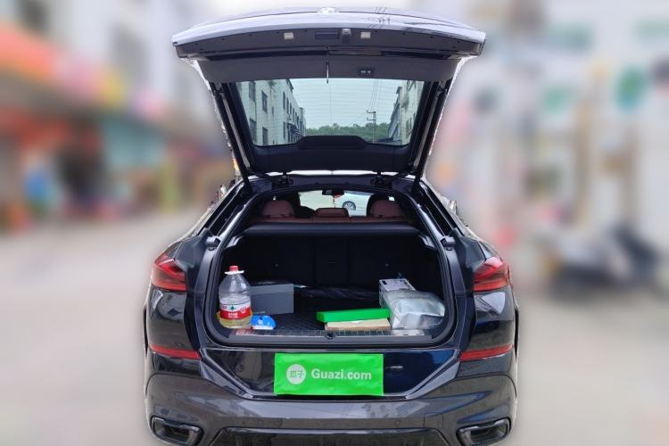 Used BMW X6 2022 Second Facelift xDrive40i M Sport Package Trunk