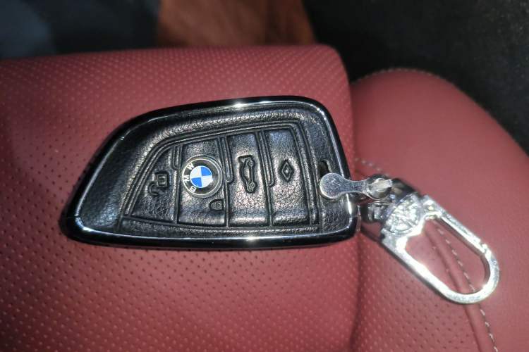 Used BMW X6 2022 xDrive40i Luxury Edition M Sport Package Vehicle Key
