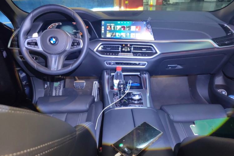 Used BMW X6 2022 xDrive40i M Sport Package Center Console