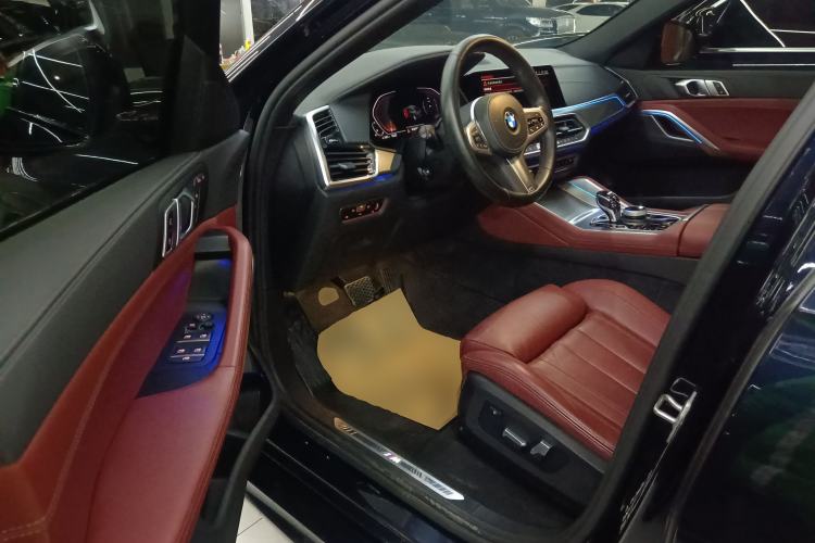 Used BMW X6 2022 Restyled xDrive30i M Sport Package Driver Seat