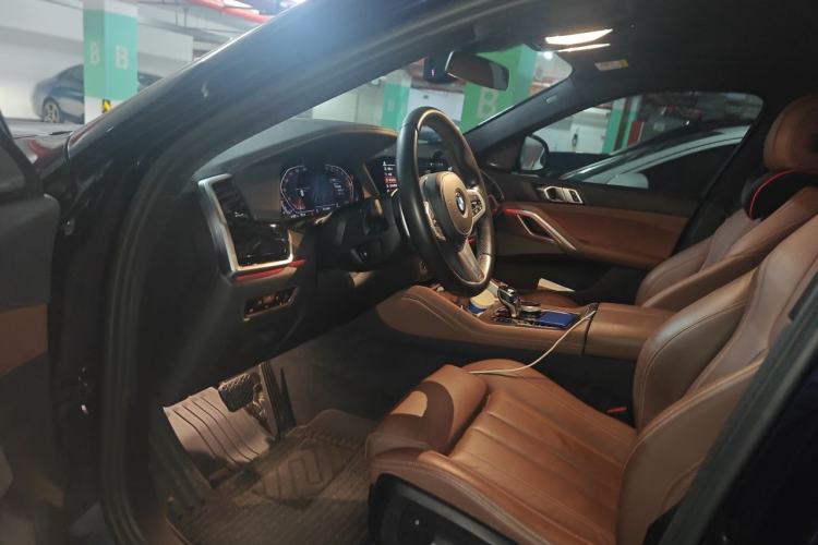 Used BMW X6 2022 Facelift xDrive40i Luxury Edition M Sport Package Driver Seat