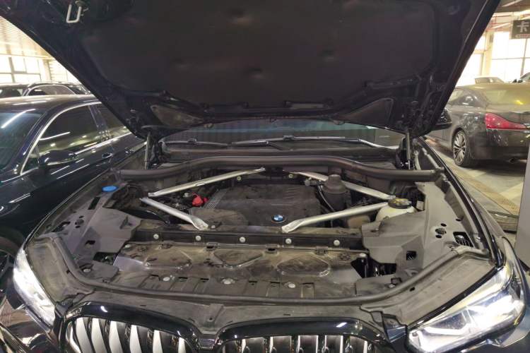 Used BMW X6 2022 Restyled xDrive30i M Sport Package Engine Bay
