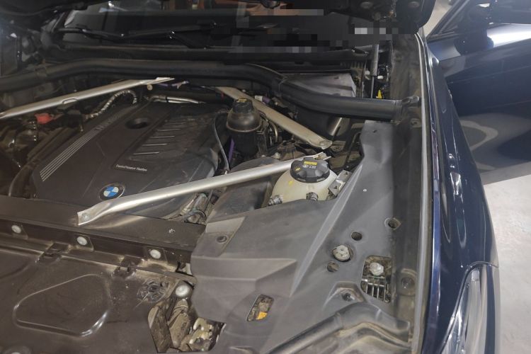 Used BMW X6 2022 Facelift xDrive40i Luxury Edition M Sport Package Engine Bay Left