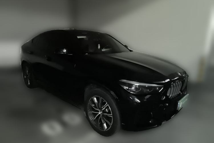 Used BMW X6 2022 Restyled xDrive30i M Sport Package Front Right 45 Deg