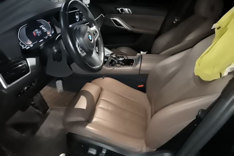 Used BMW X6 2022 Restyled xDrive30i M Sport Package Left Front Seat