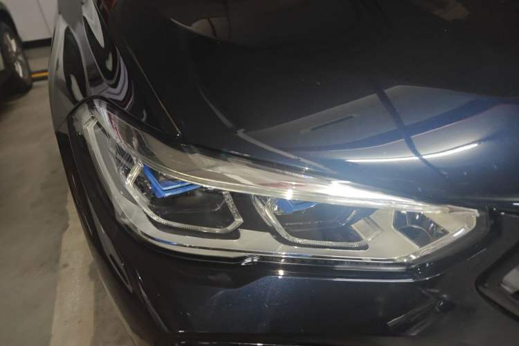 Used BMW X6 2022 Facelift xDrive40i Luxury Edition M Sport Package Right Front Headlight