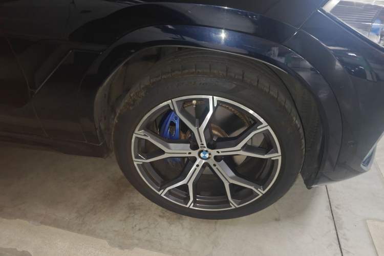 Used BMW X6 2022 Facelift xDrive40i Luxury Edition M Sport Package Right Front Wheel Hub
