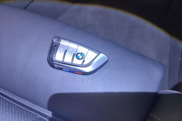 Used BMW X6 2022 xDrive40i M Sport Package Vehicle Key