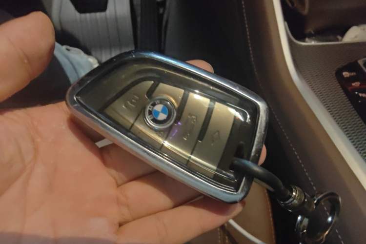 Used BMW X6 2022 Facelift xDrive40i Luxury Edition M Sport Package Vehicle Key