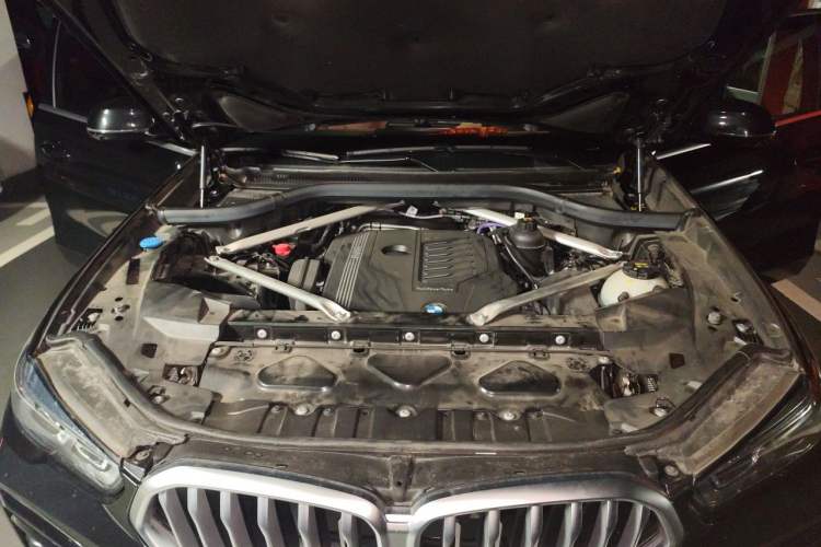 Used BMW X6 2022 Restyled xDrive40i M Sport Package Engine Bay