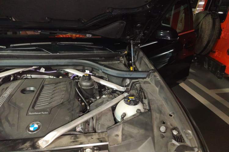 Used BMW X6 2022 Restyled xDrive40i M Sport Package Engine Bay Left