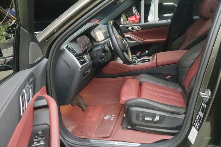 Used BMW X6 2022 Second Facelift xDrive40i M Sport Package Driver Seat