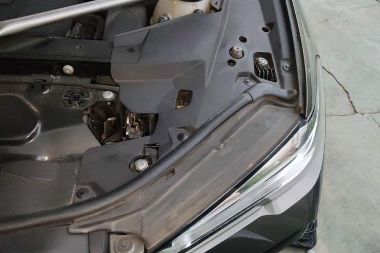 Used BMW X6 2022 Second Facelift xDrive40i M Sport Package Engine Bay Left