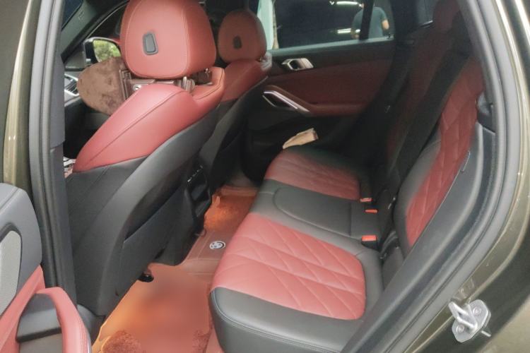 Used BMW X6 2022 Second Facelift xDrive40i M Sport Package Left Rear Seat
