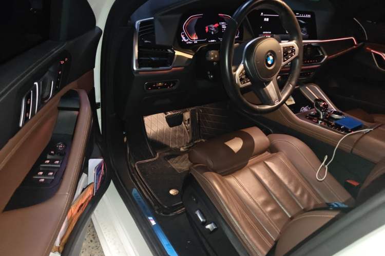 Used BMW X6 2022 xDrive30i M Sport Package Driver Seat