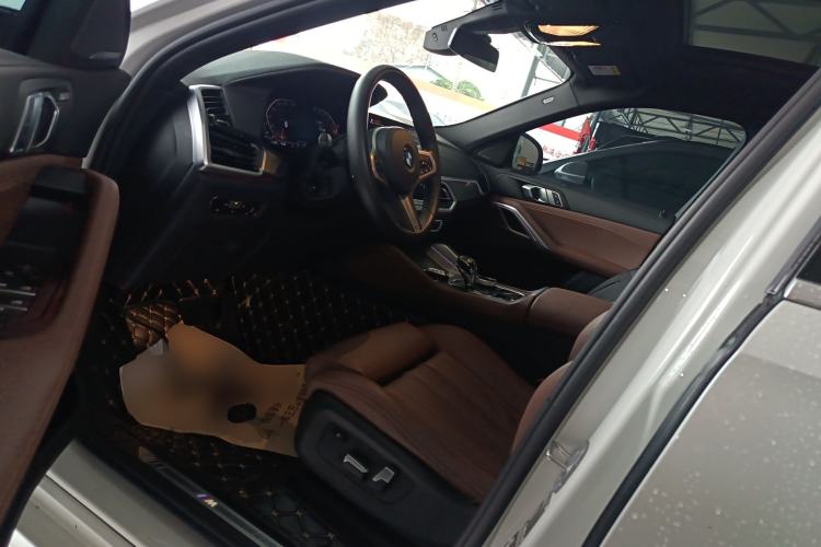 Used BMW X6 2022 Restyled xDrive40i M Sport Package Driver Seat
