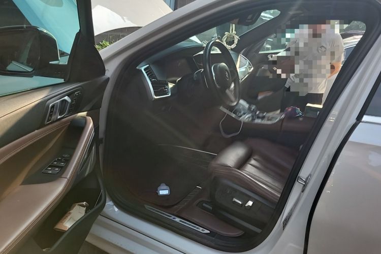 Used BMW X6 2022 xDrive30i M Sport Package Driver Seat