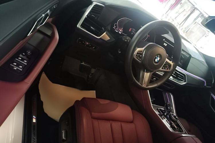 Used BMW X6 2022 xDrive30i M Sport Package Driver Seat
