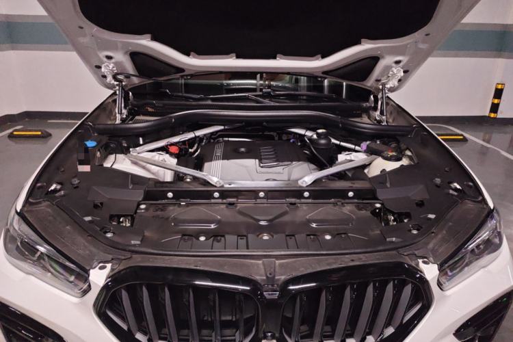 Used BMW X6 2022 Second Facelift xDrive40i Luxury Version M Sport Package Engine Bay
