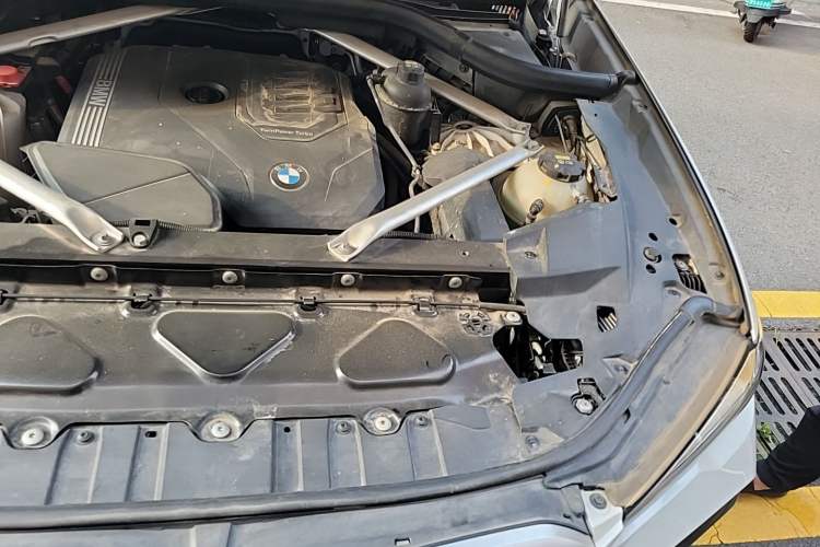 Used BMW X6 2022 xDrive30i M Sport Package Engine Bay Left