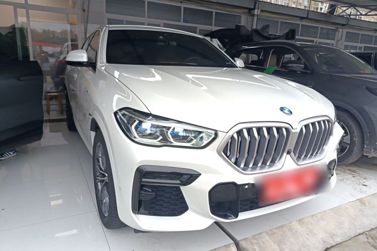 Used BMW X6 2022 Restyled xDrive40i M Sport Package Front Right 45 Deg
