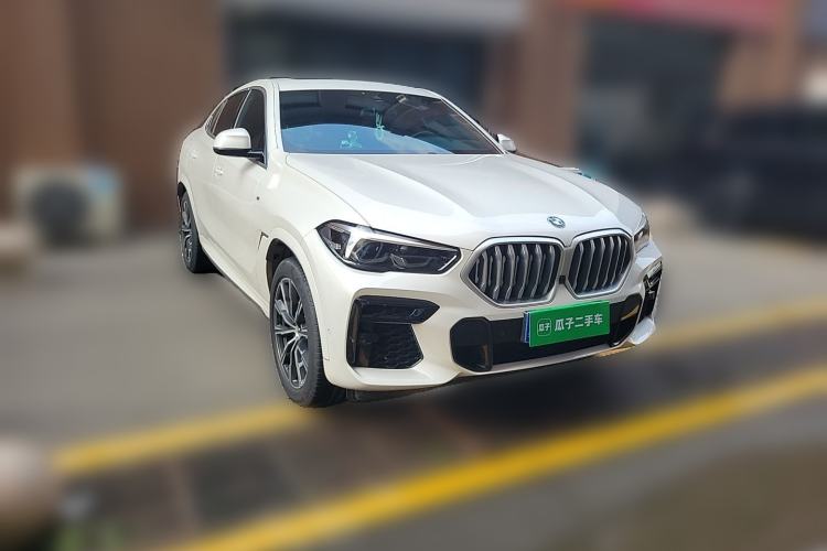 Used BMW X6 2022 xDrive30i M Sport Package Front Right 45 Deg