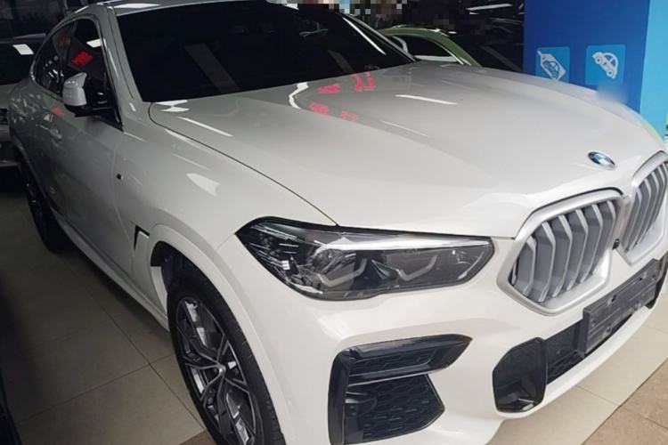 Used BMW X6 2022 xDrive30i M Sport Package Front Right 45 Deg