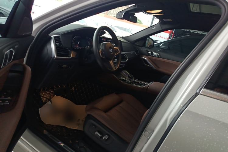 Used BMW X6 2022 Restyled xDrive40i M Sport Package Left Front Seat