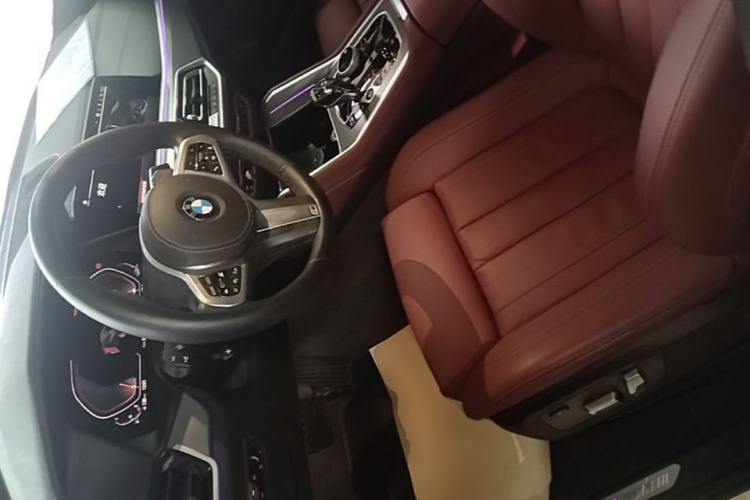 Used BMW X6 2022 xDrive30i M Sport Package Left Front Seat