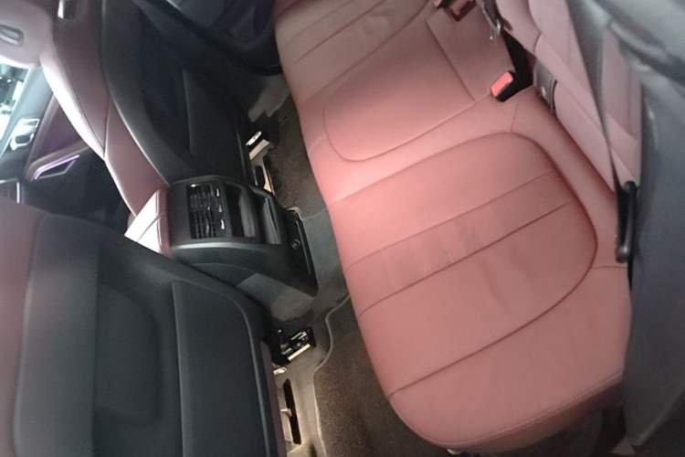 Used BMW X6 2022 xDrive30i M Sport Package Left Rear Seat